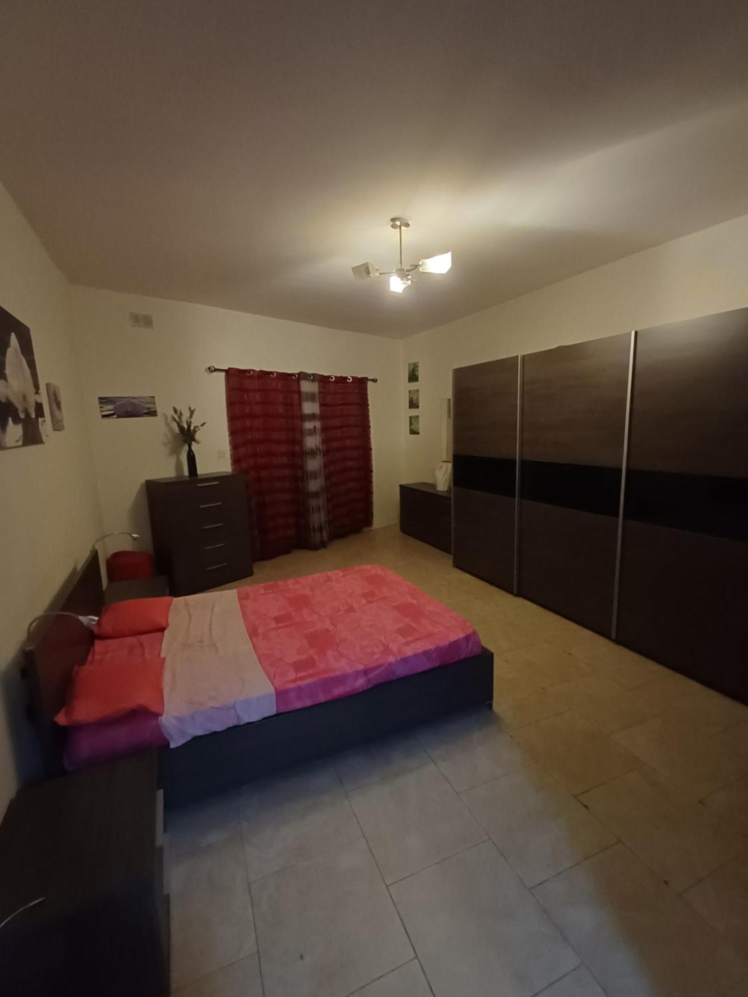 Inessa'S Flat Apartment Pieta Bagian luar foto